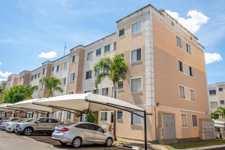 Apartamento para alugar com 55m², 2 quartos e 1 vagaFachada lateral do Bloco 