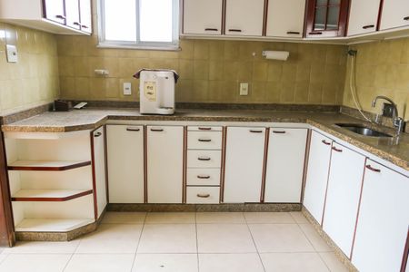 Apartamento à venda com 130m², 2 quartos e sem vagaCozinha