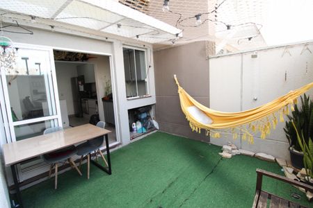 Apartamento para alugar com 79m², 2 quartos e 1 vagaÁrea de Serviço / Varanda