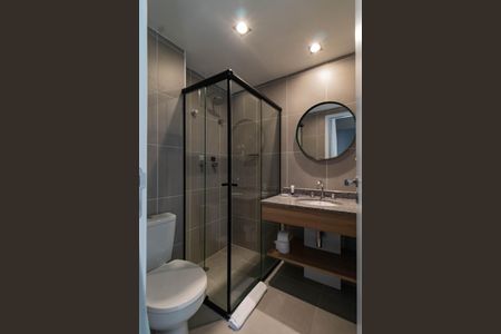 Banheiro de kitnet/studio para alugar com 1 quarto, 23m² em Barra Funda, São Paulo