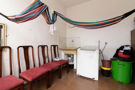 Casa à venda com 300m², 3 quartos e 2 vagasÁrea de Serviço