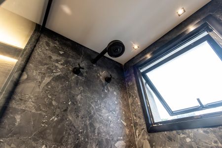 Apartamento à venda com 111m², 3 quartos e 2 vagasQuarto 1 - Banheiro da Suite