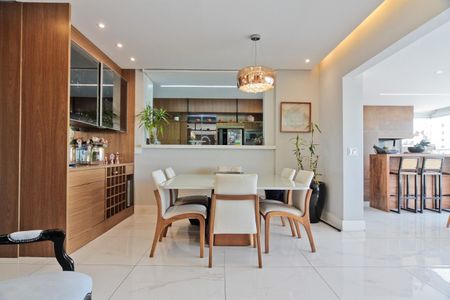 Apartamento à venda com 125m², 3 quartos e 2 vagas Apartamento à venda com 125m², 3 quartos e 2 vagasSala