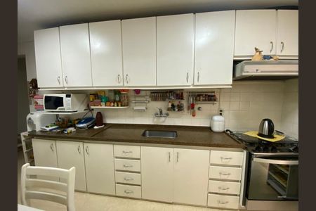 Apartamento à venda com 106m², 3 quartos e 2 vagas Apartamento à venda com 106m², 3 quartos e 2 vagasCozinha