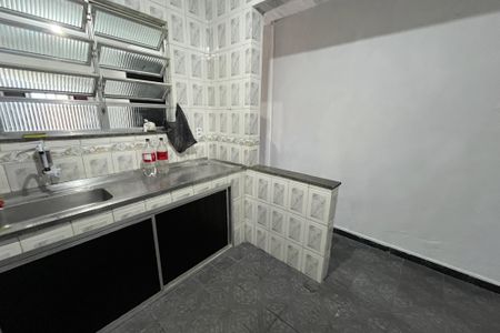 Cozinha de casa de condomínio para alugar com 1 quarto, 60m² em Moneró, Rio de Janeiro
