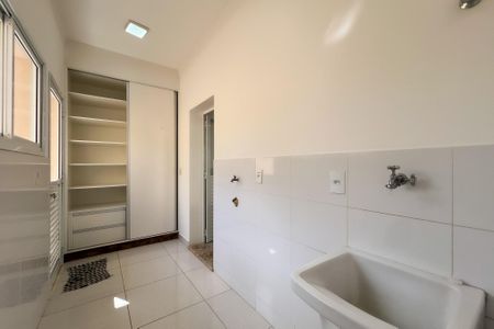 Casa de condomínio para alugar com 285m², 3 quartos e 5 vagas