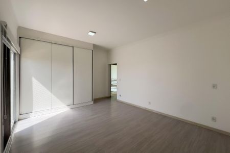 Casa de condomínio para alugar com 285m², 3 quartos e 5 vagas