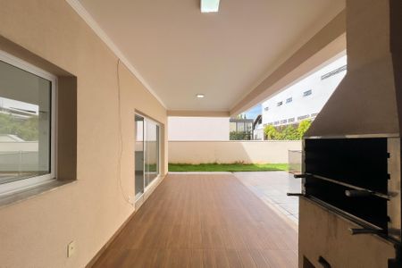 Casa de condomínio para alugar com 285m², 3 quartos e 5 vagas