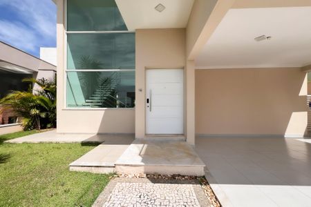 Casa de condomínio para alugar com 285m², 3 quartos e 5 vagas