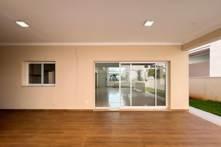 Casa de condomínio para alugar com 285m², 3 quartos e 5 vagas