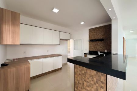 Casa de condomínio para alugar com 285m², 3 quartos e 5 vagas