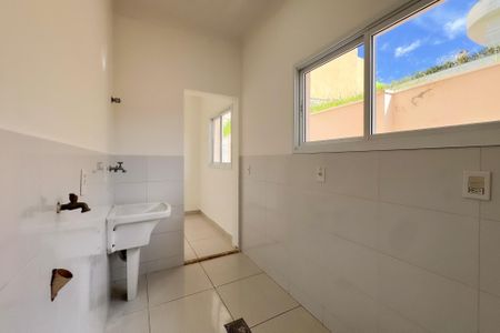 Casa de condomínio para alugar com 285m², 3 quartos e 5 vagas