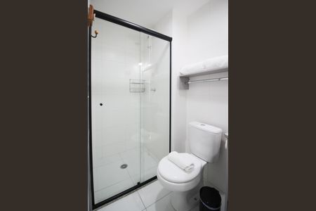 Banheiro de kitnet/studio para alugar com 1 quarto, 24m² em Vila Olímpia, São Paulo