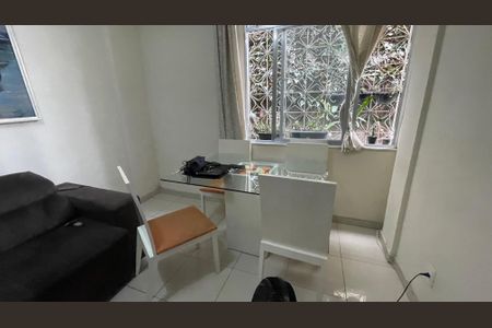 Apartamento à venda com 76m², 3 quartos e 1 vaga Apartamento à venda com 76m², 3 quartos e 1 vagaSala