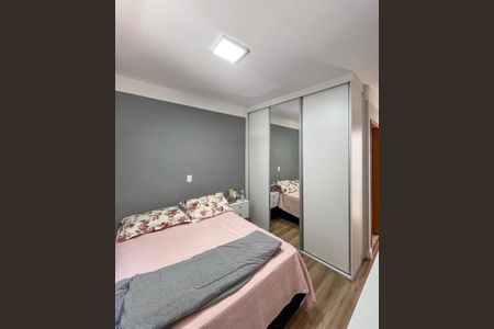 Casa à venda com 124m², 3 quartos e 3 vagasSuite 