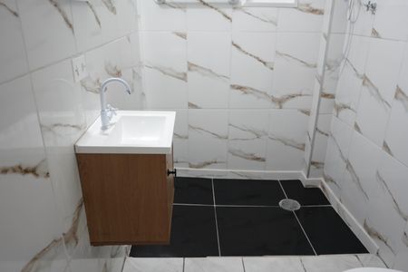 Banheiro de kitnet/studio para alugar com 1 quarto, 41m² em Sé, São Paulo