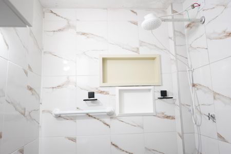 Banheiro de kitnet/studio para alugar com 1 quarto, 41m² em Sé, São Paulo