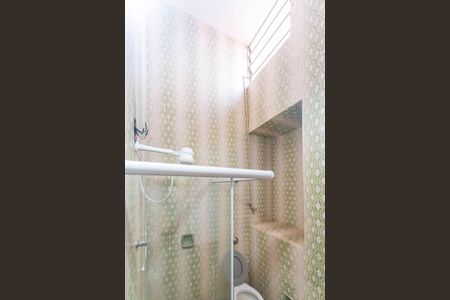 Banheiro de casa para alugar com 2 quartos, 120m² em Jardim Stella, Santo André