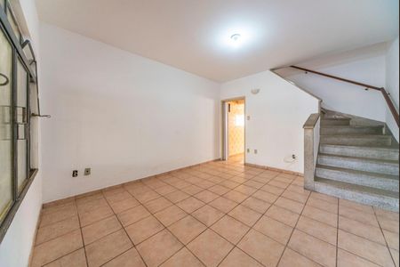 Sala de casa para alugar com 2 quartos, 120m² em Jardim Stella, Santo André
