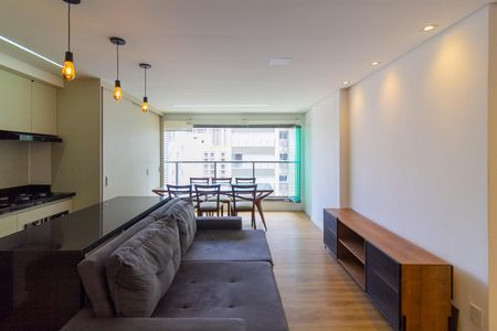 Sala integrada com Cozinha de apartamento à venda com 2 quartos, 70m² em Jardim das Acacias, São Paulo