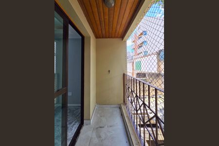 Apartamento para alugar com 75m², 2 quartos e 1 vagaSacada