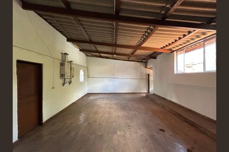 Casa para alugar com 280m², 5 quartos e 2 vagasSótão 