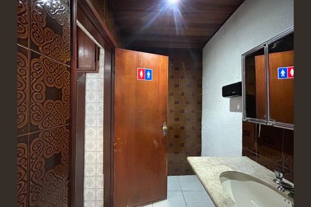 Casa para alugar com 280m², 5 quartos e 2 vagasBanheiro - Casa 1