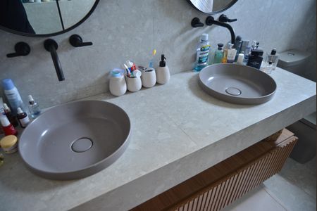 Apartamento à venda com 133m², 3 quartos e 3 vagasBanheiro da Suíte