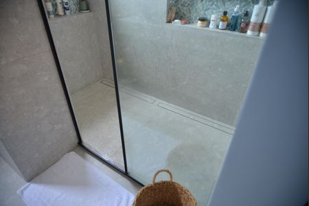 Apartamento à venda com 133m², 3 quartos e 3 vagasBanheiro da Suíte