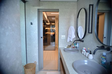 Apartamento à venda com 133m², 3 quartos e 3 vagasBanheiro da Suíte