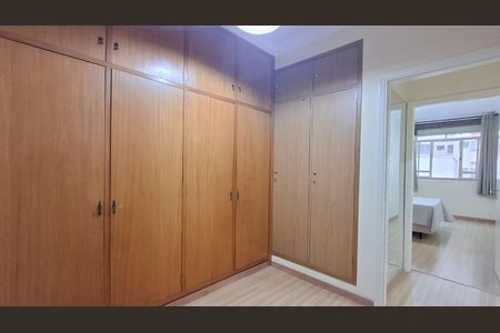 Dormitório 1 de apartamento à venda com 3 quartos, 156m² em Vila Itapura, Campinas