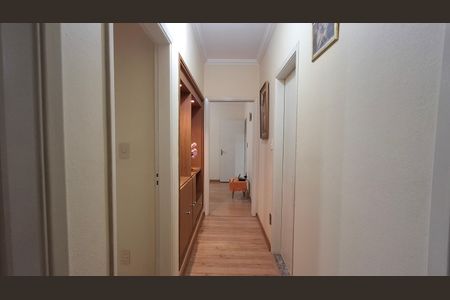 Corredor de apartamento à venda com 3 quartos, 156m² em Vila Itapura, Campinas