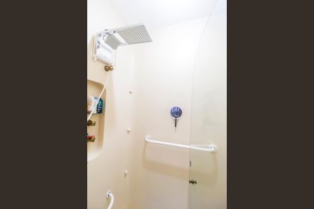 Casa de condomínio para alugar com 1300m², 4 quartos e 6 vagasBanheiro