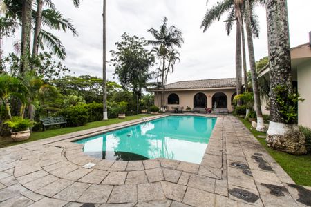 Casa de condomínio para alugar com 1300m², 4 quartos e 6 vagasPiscina