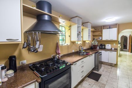 Casa de condomínio para alugar com 1300m², 4 quartos e 6 vagasCozinha