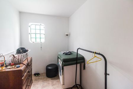 Casa de condomínio para alugar com 1300m², 4 quartos e 6 vagasQuarto de Serviço