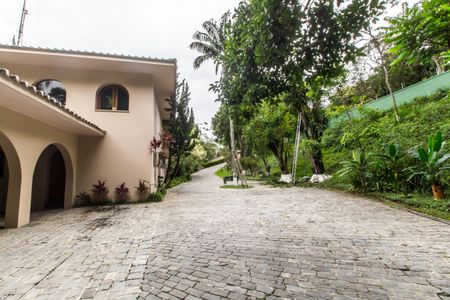 Casa de condomínio para alugar com 1300m², 4 quartos e 6 vagasGaragem