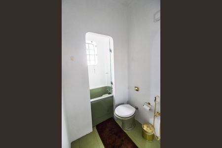 Casa de condomínio para alugar com 1300m², 4 quartos e 6 vagasBanheiro da Suíte