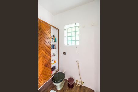 Casa de condomínio para alugar com 1300m², 4 quartos e 6 vagasSuíte