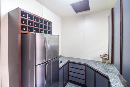 Casa de condomínio para alugar com 1300m², 4 quartos e 6 vagasCopa