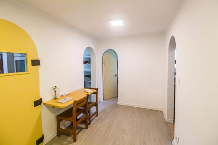 Casa de condomínio para alugar com 1300m², 4 quartos e 6 vagasÁrea de Serviço