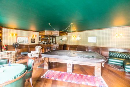 Casa de condomínio para alugar com 1300m², 4 quartos e 6 vagasSala de Jogos