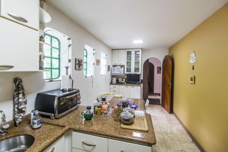 Casa de condomínio para alugar com 1300m², 4 quartos e 6 vagasCozinha