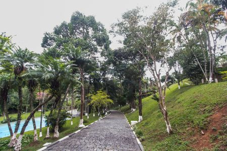 Casa de condomínio para alugar com 1300m², 4 quartos e 6 vagasQuintal