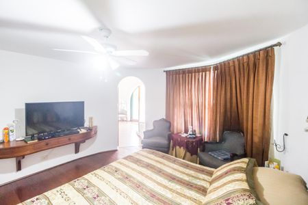 Casa de condomínio para alugar com 1300m², 4 quartos e 6 vagasSuíte