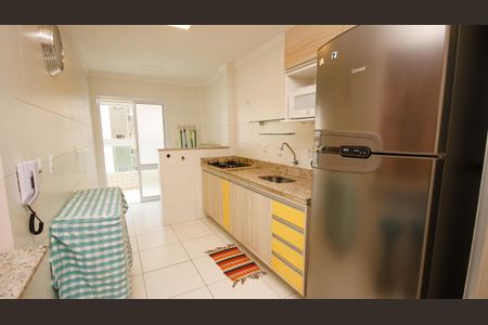 Cozinha de apartamento para alugar com 1 quarto, 59m² em Guilhermina, Praia Grande
