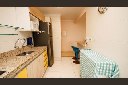 Cozinha de apartamento para alugar com 1 quarto, 59m² em Guilhermina, Praia Grande