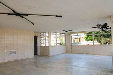 Apartamento para alugar com 65m², 2 quartos e 1 vagaÁrea comum - Salão de festas