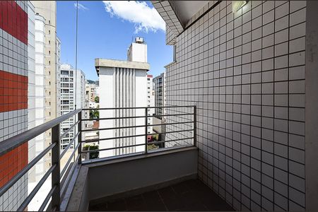 Apartamento à venda com 54m², 2 quartos e 1 vaga Apartamento à venda com 54m², 2 quartos e 1 vagaVaranda