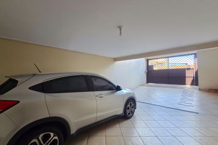 Casa à venda com 199m², 3 quartos e 4 vagas Casa à venda com 199m², 3 quartos e 4 vagasGaragem